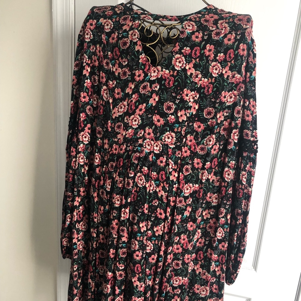 Floral print dress with puff sleeves hi low cut